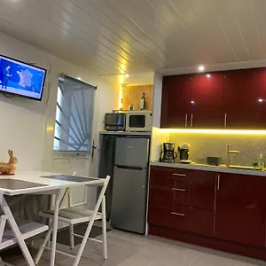 Charmante Petite Maison En Pierre, Entièrement Rénovée. Hébergement de vacances
